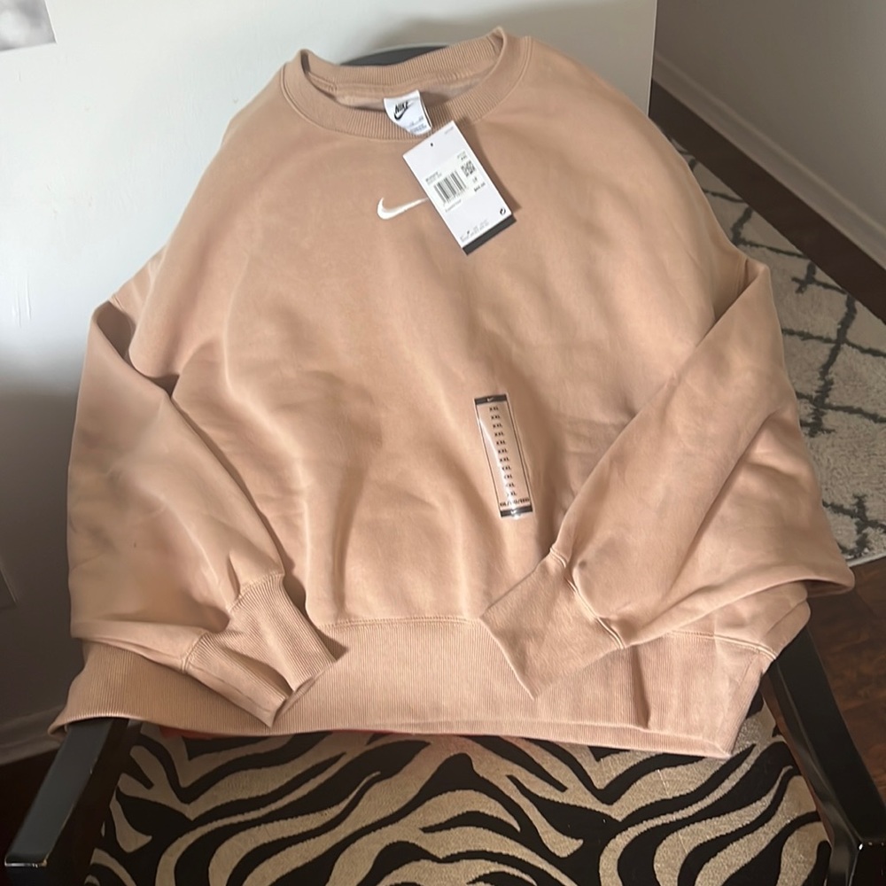 Women’s Nike oversized fit fleece lined sweatshirt. NWT